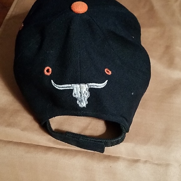 Men's cap - Picture 3 of 3